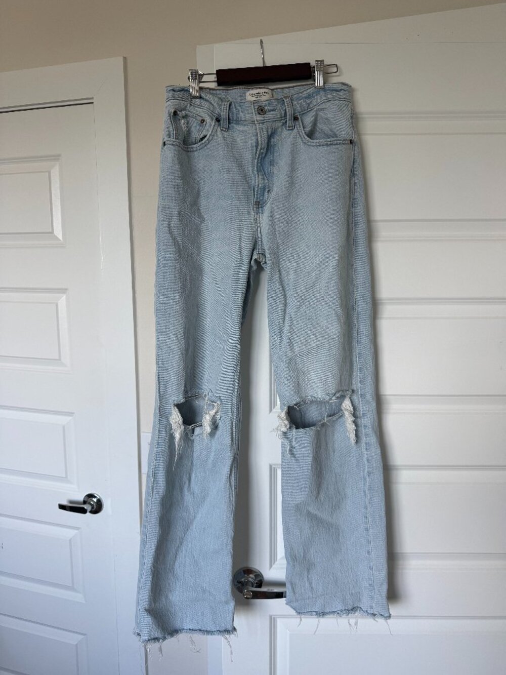 Abercrombie & Fitch the 90's relaxed high rise jean